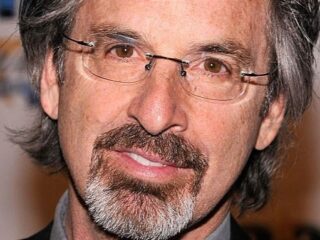 Bipolar signs as Lizzie McGuire star Robert Carradine dies age 71 after two-decade battle with dysfunction
