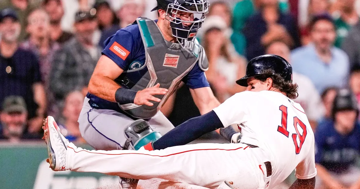 Julio Rodríguez’s Late Gaffe Sinks Mariners in Extra-Innings Loss to Red Sox