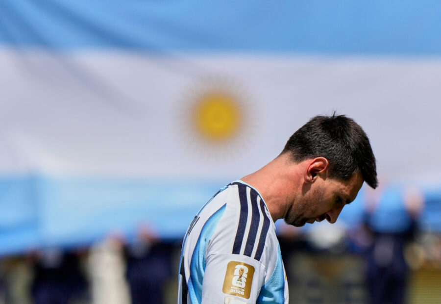 Lionel Messi Announces Definitive Retirement from Argentina National Team, Marking the End of an Era