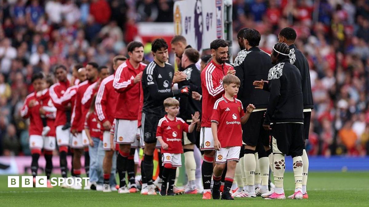 Man Utd Pay Tribute to ‘proud Red’ Crash Death Officer PC Matthew Blades