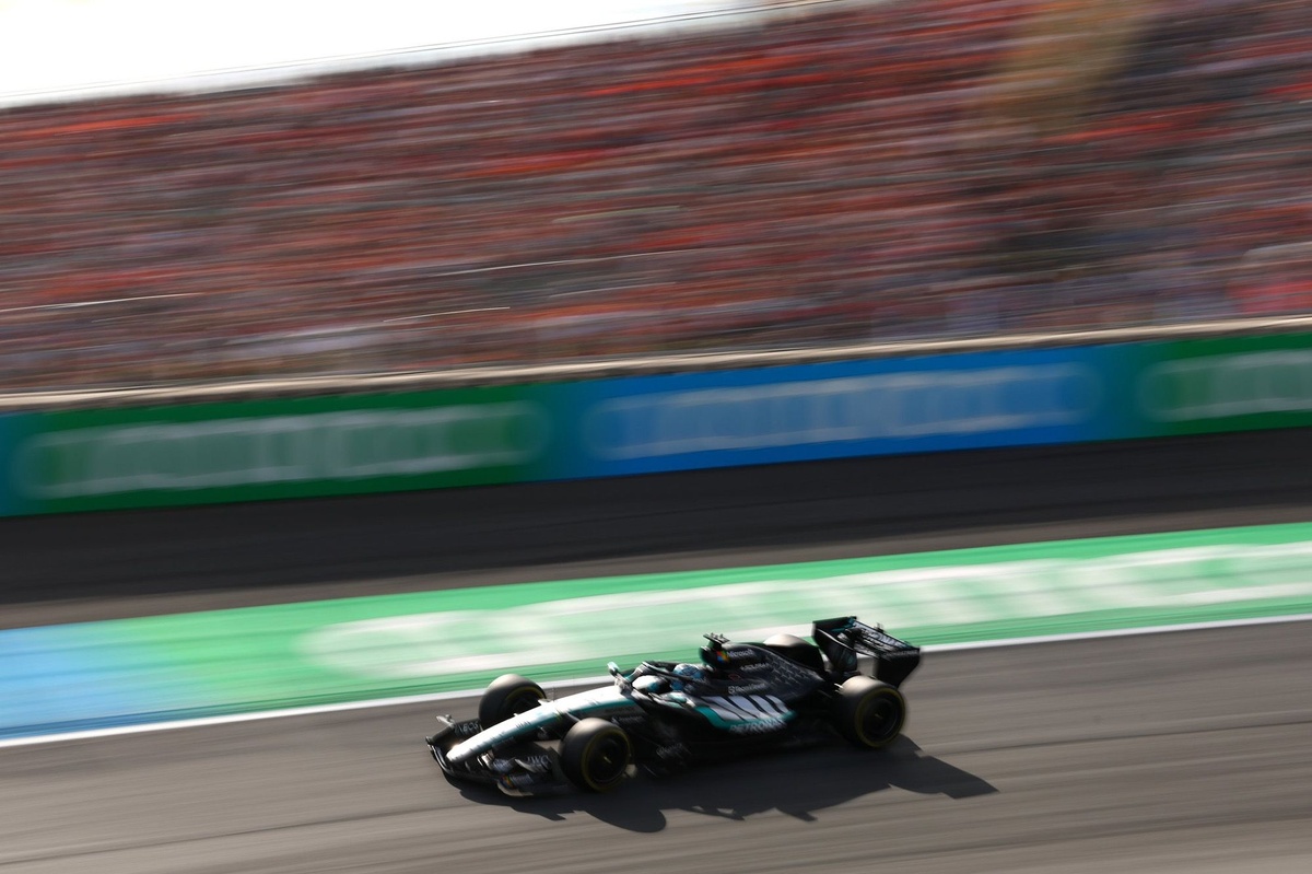 Mercedes puzzled by why it was “rubbish” through high-speed corners at Dutch GP