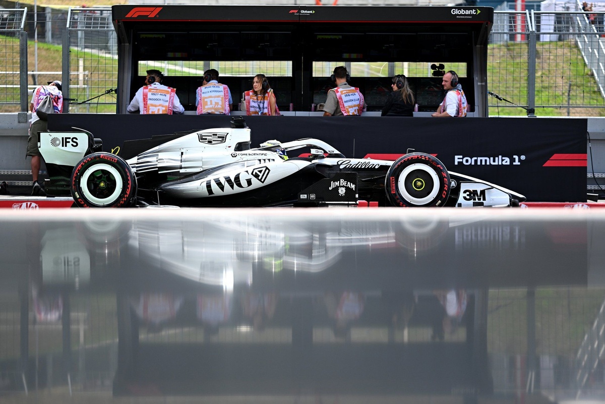 Sergio Perez Trying to Help Cadillac Lure F1 Personnel