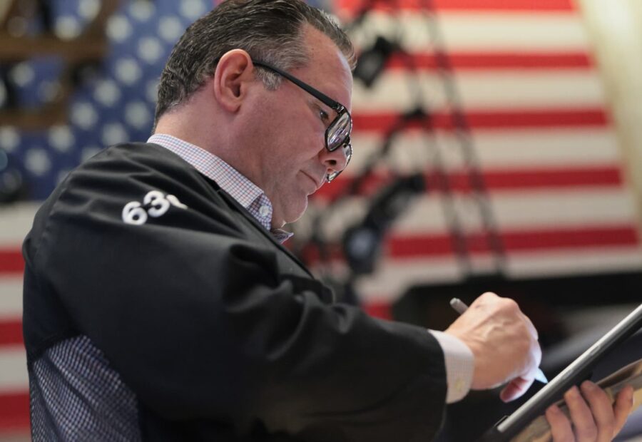 10-year Treasury yield tops 4.9%, highest since 2023, as oil surge raises inflation fears