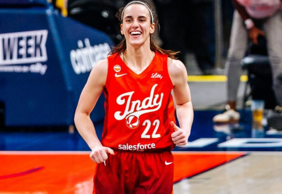 Caitlin Clark’s Reaction to Another Cameraman Draws Fan Criticism: “She’s acting like a prima donna”