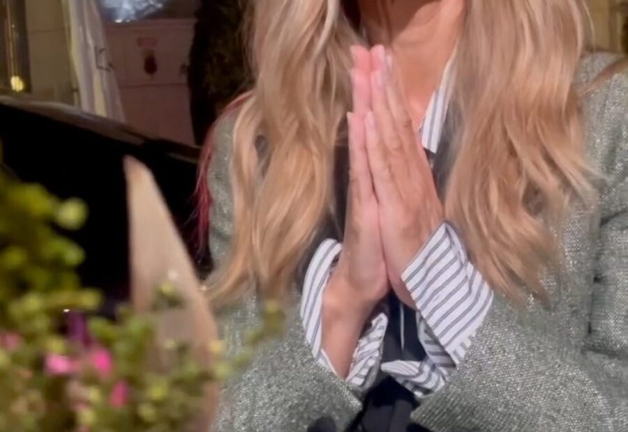 Céline Dion Duets With Young Fan Ahead of Paris Comeback Concert