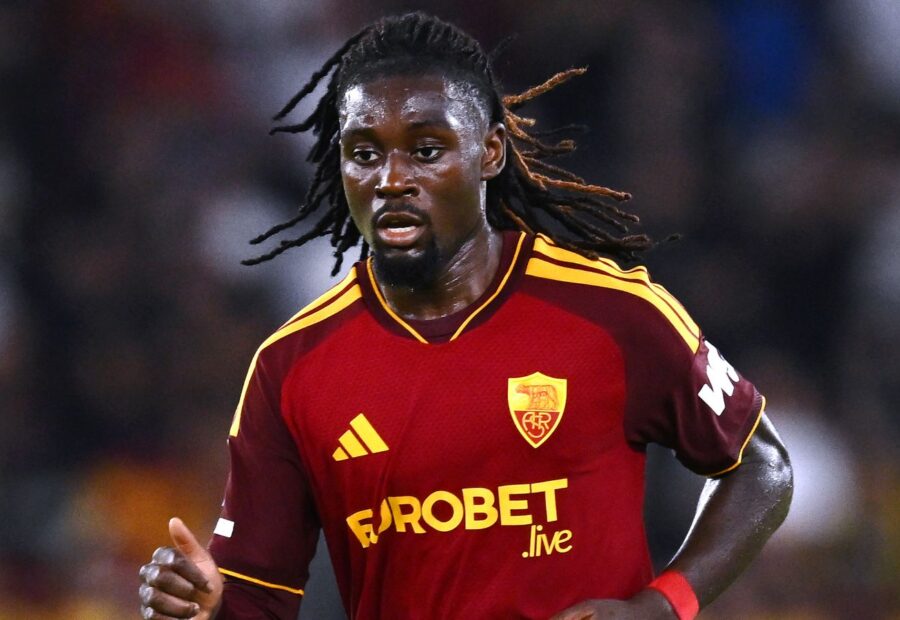Chelsea Transfer Latest: Deal Close for Roma Midfielder Manu Kone as Loan Move for Jamie Gittens Is Explored