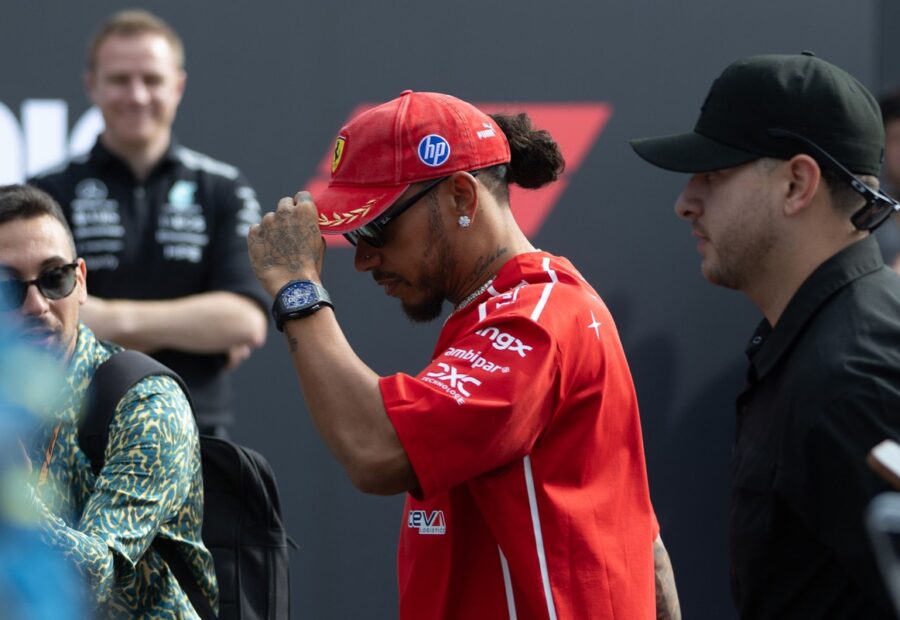 Ferrari “too late” to prioritise Lewis Hamilton in F1 title fight, says Jolyon Palmer