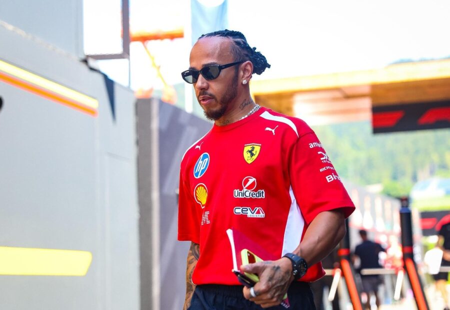 Guenther Steiner: Lewis Hamilton Can Win an Eighth F1 Title If Ferrari Makes One Key Call