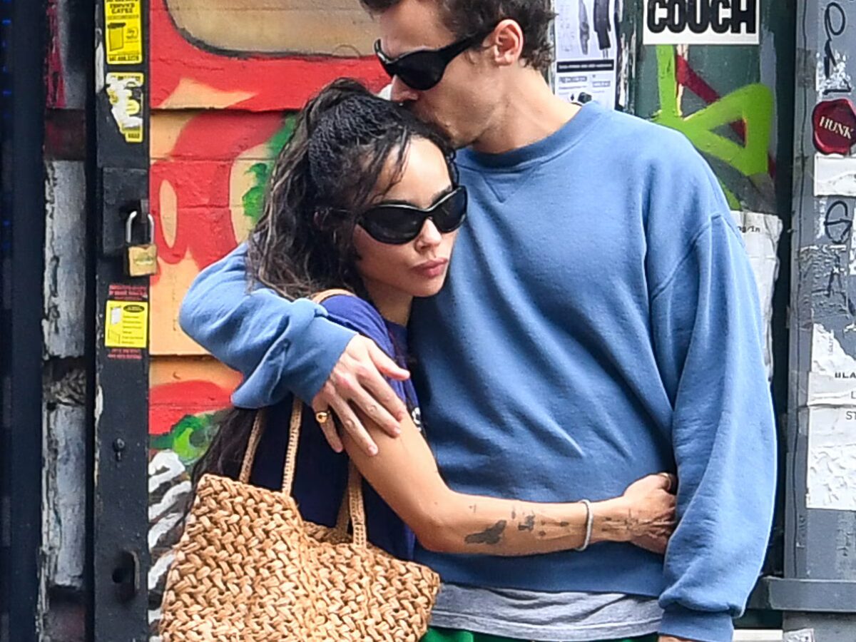 Harry Styles and Zoe Kravitz Photographed in Rare Kiss, a ‘Sign of the Times’ Moment