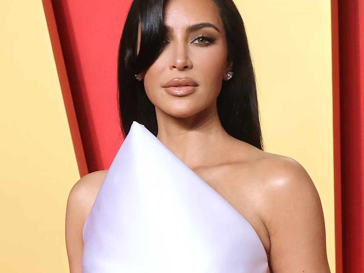 Kim Kardashian Reveals Esophagitis Diagnosis Linked to Father’s Cancer