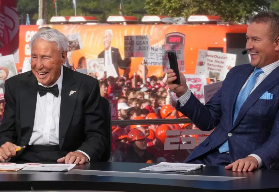 Kirk Herbstreit Recounts ‘Emotional’ Meeting With Lee Corso