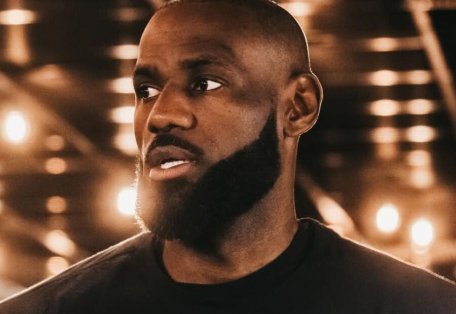 LeBron James Learns of ‘1-in-400-million’ Bad-Luck Incident That Ruined Teammate’s New House