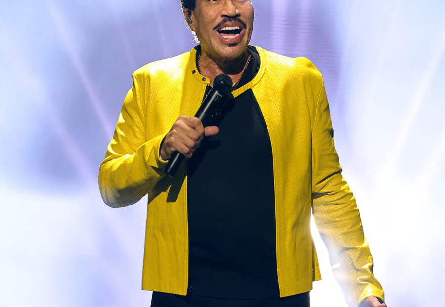 Lionel Richie Hospitalized in ICU After Concert