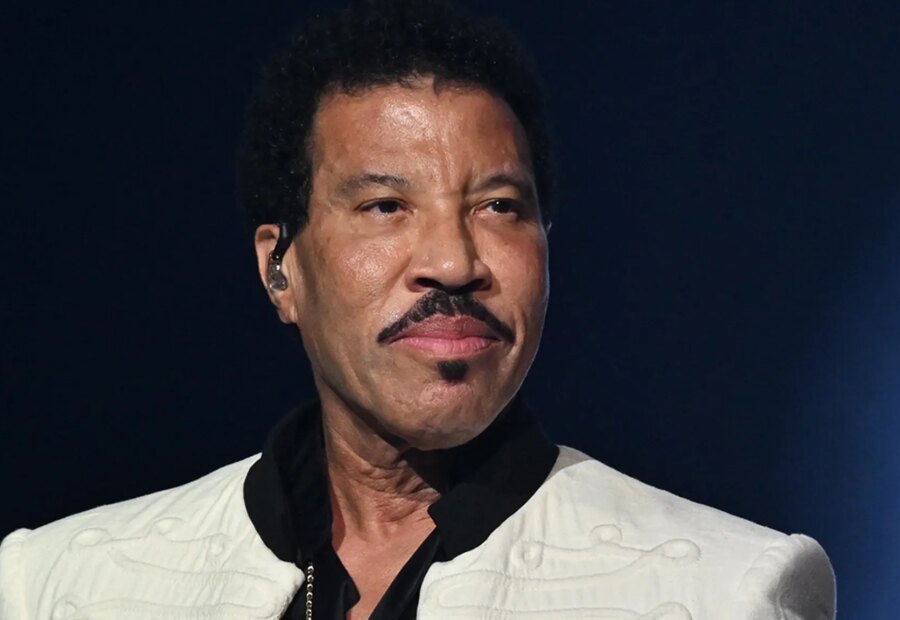 Lionel Richie Hospitalized in ICU With Cardiac Issues After St. Louis Concert