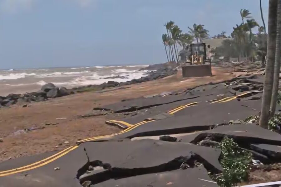 Officials urge visitors to avoid Kauai during Hurricane Lowell recovery