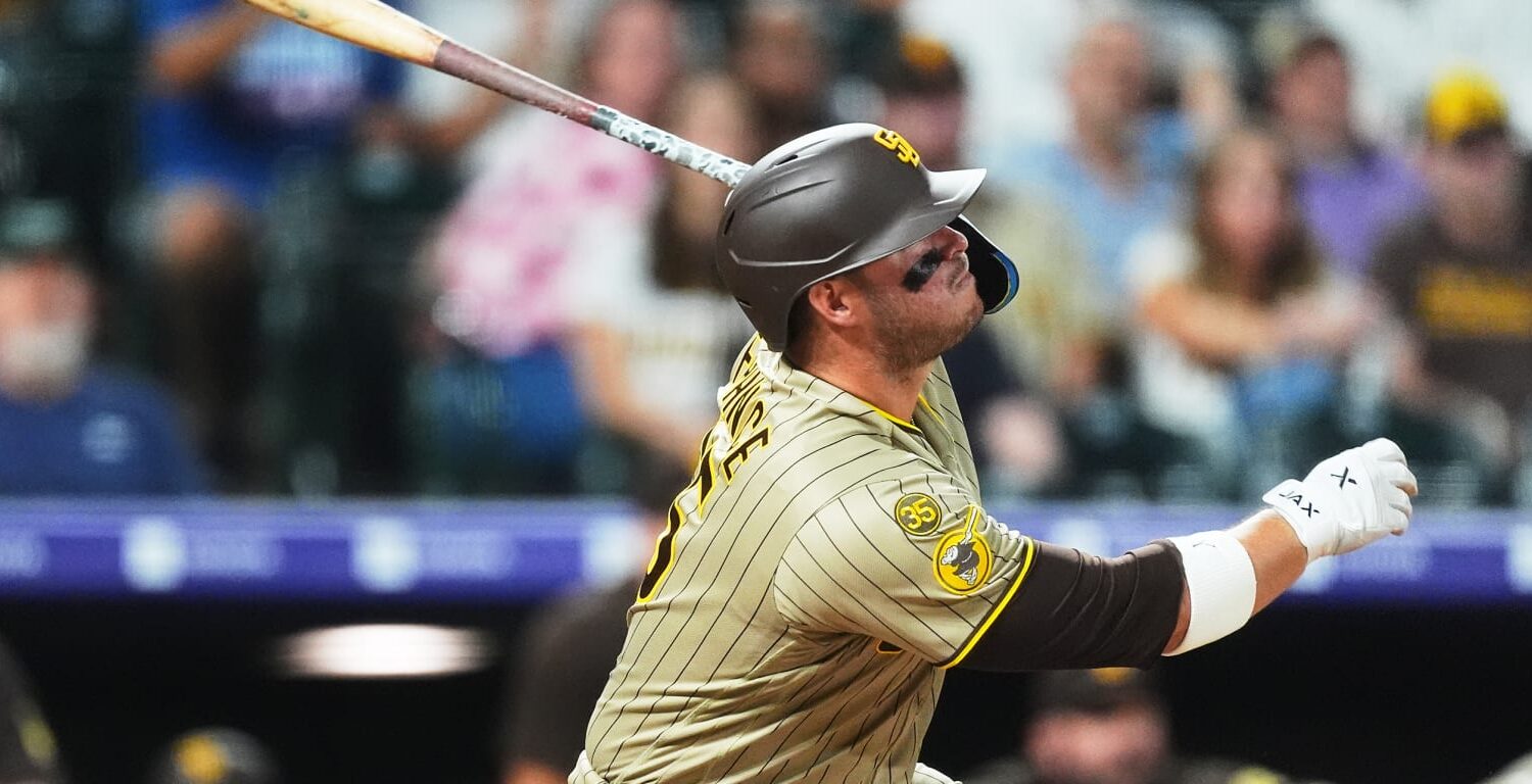 Padres Outlast Rockies to Win 8th Straight Game