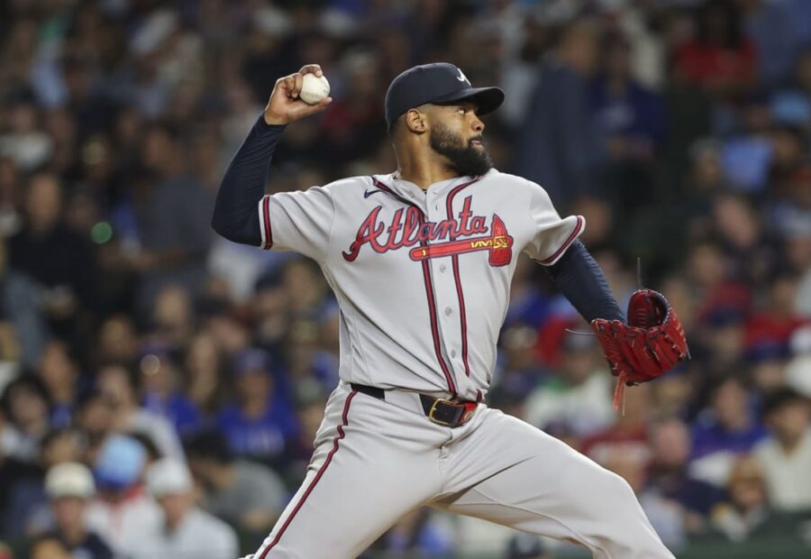 Reynaldo López to go on injured list after short start in Braves loss