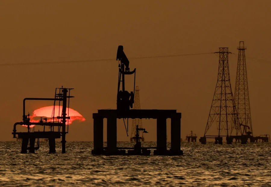 US Strikes on Iran Send Brent Crude Toward $95 a Barrel